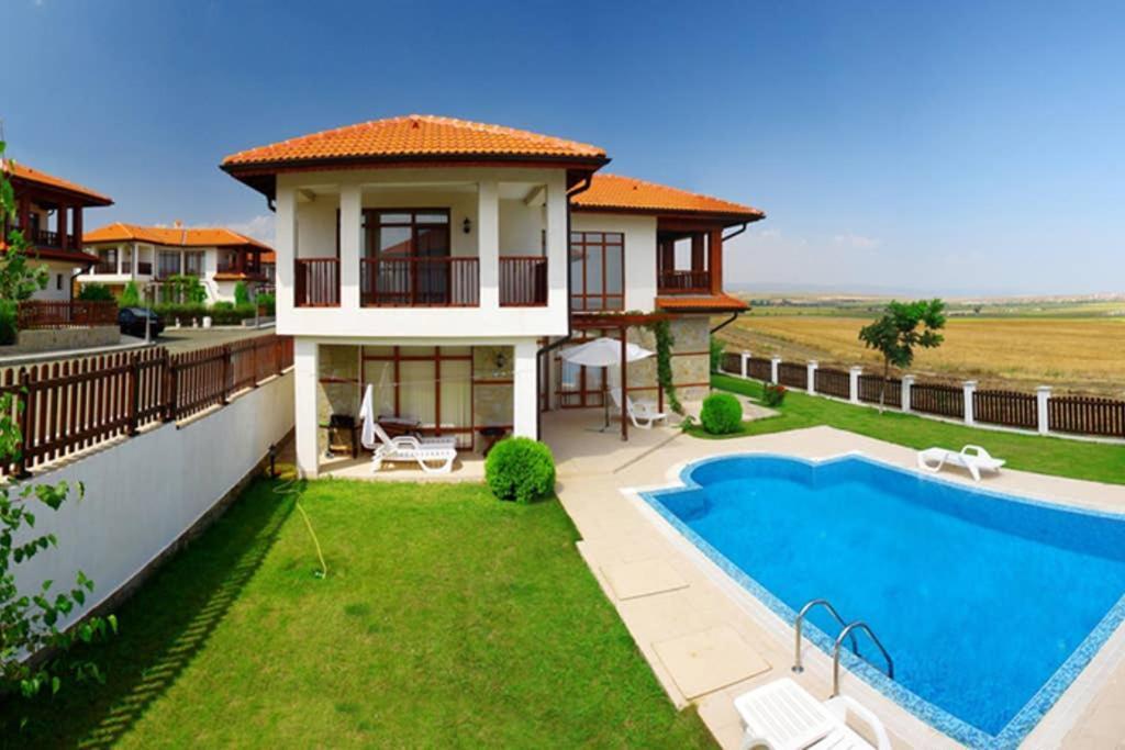 הוילה אהלוי Generaator House מראה חיצוני תמונה