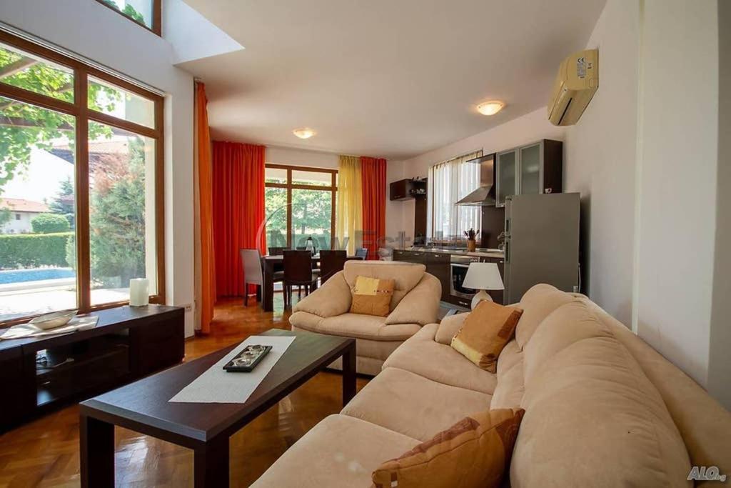 הוילה אהלוי Generaator House מראה חיצוני תמונה