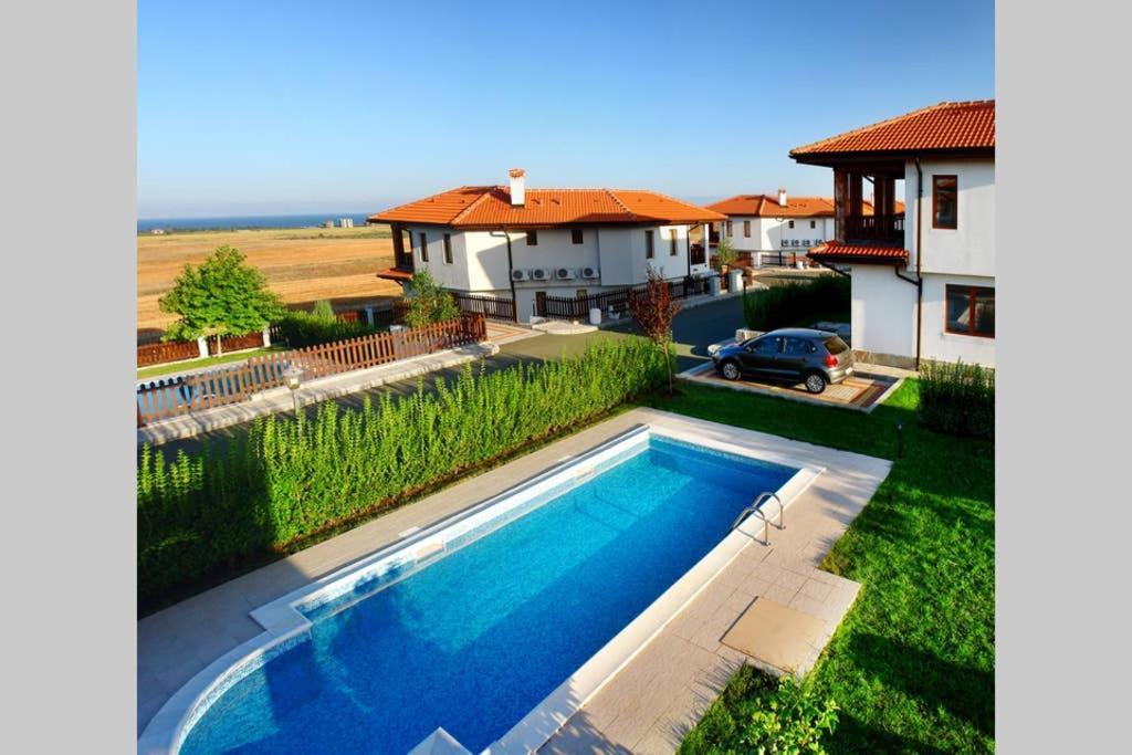 הוילה אהלוי Generaator House מראה חיצוני תמונה